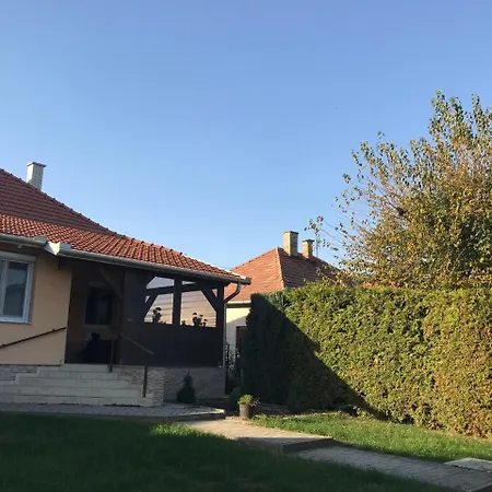 Golden Apartment Tiszafured